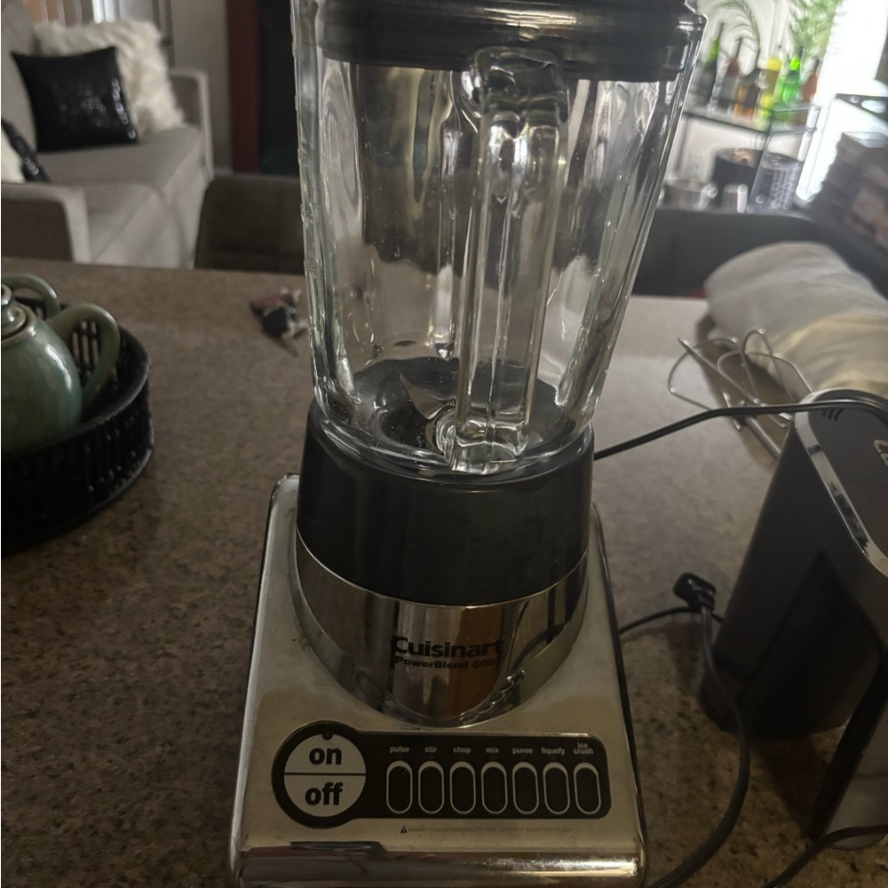 Cuisinart Black and Silver Countertop Blender